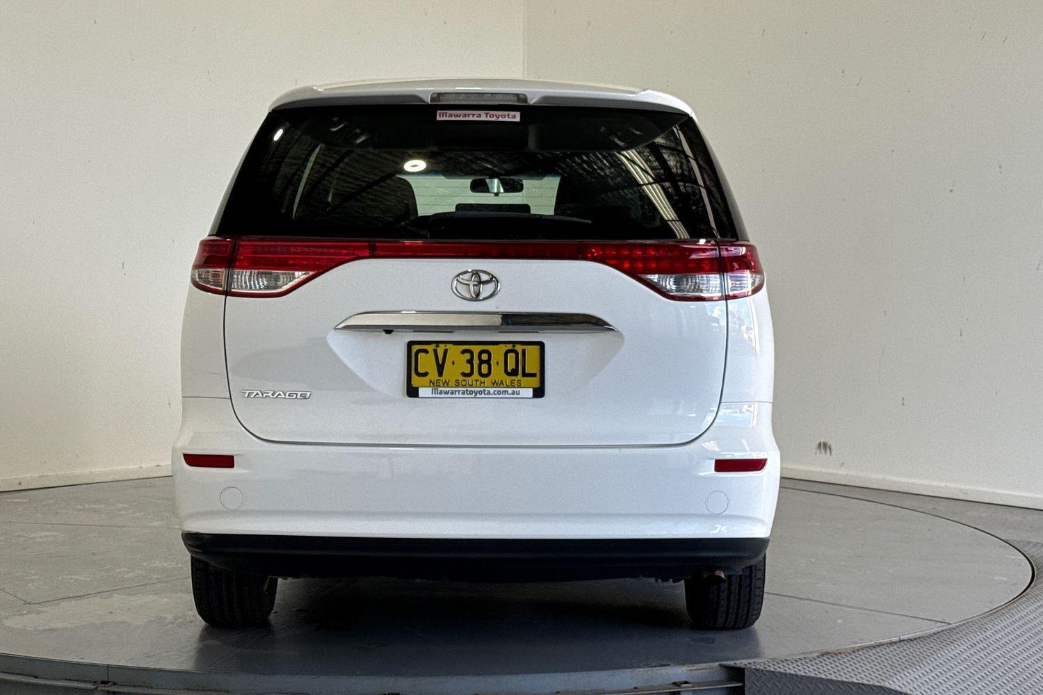 2019 Toyota Tarago GLI in White