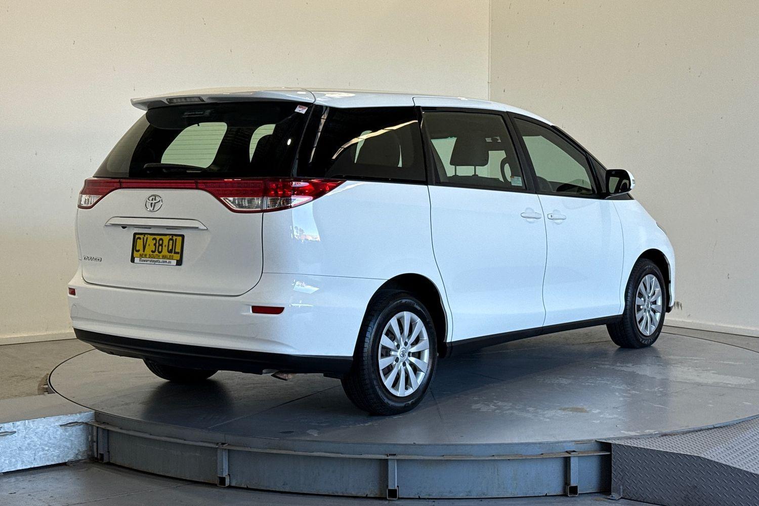 2019 Toyota Tarago GLI in White