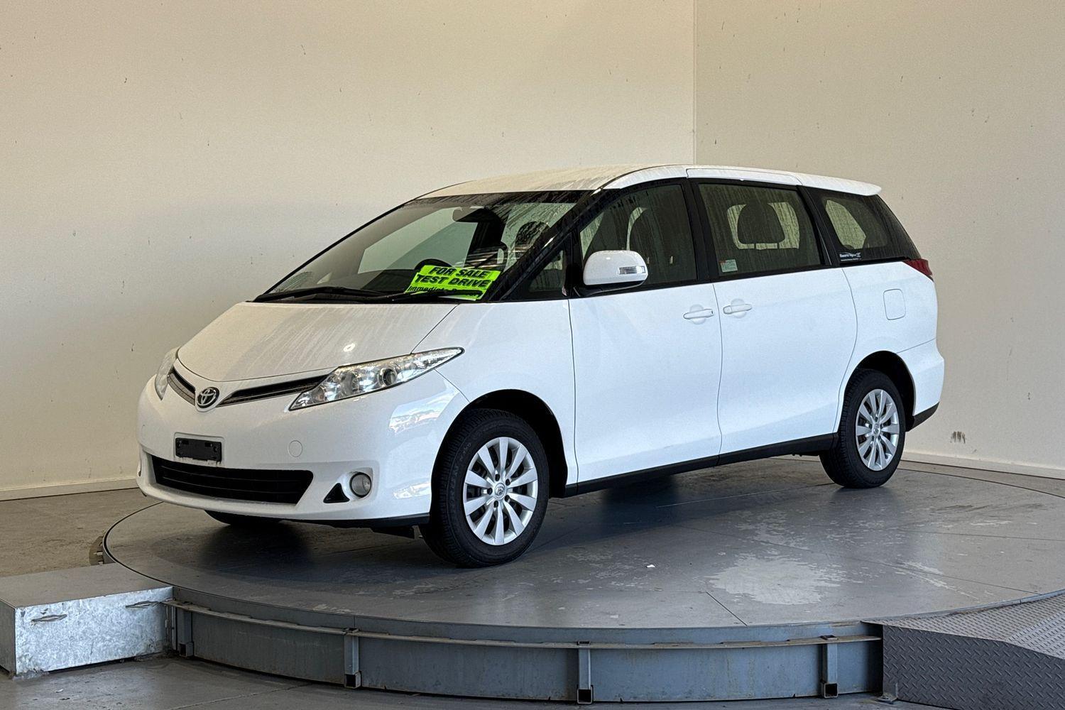 2017 Toyota Tarago GLI in White