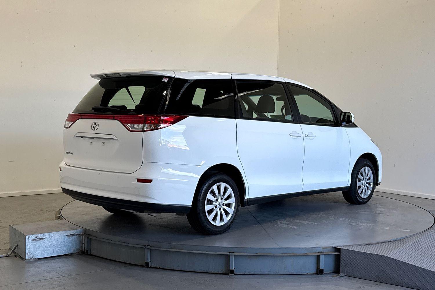 2019 Toyota Tarago GLI in White