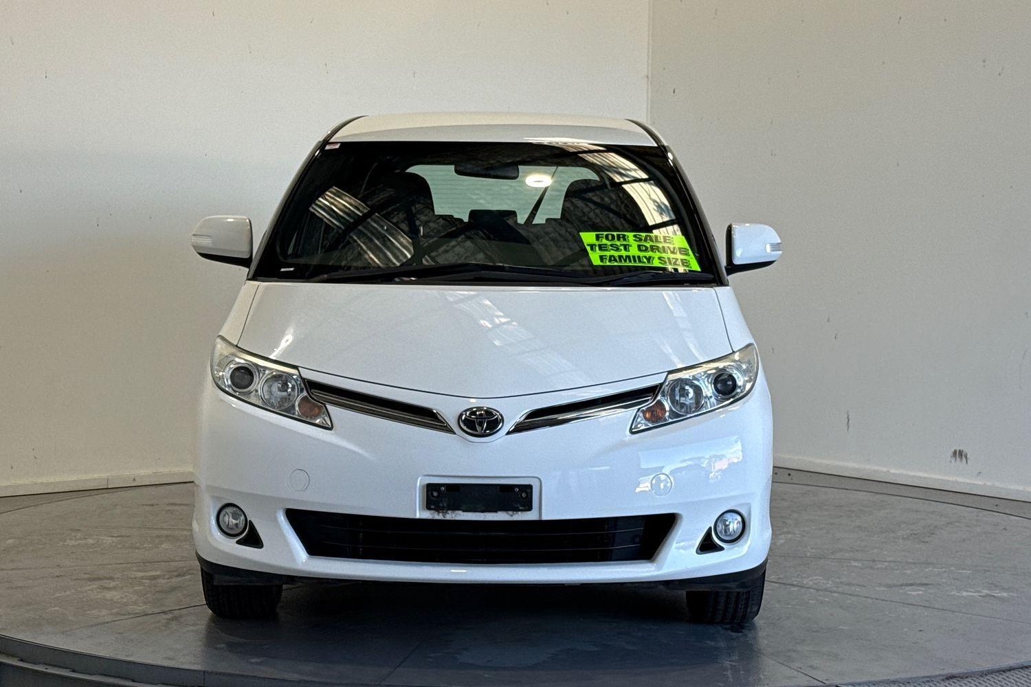 2019 Toyota Tarago GLI in White
