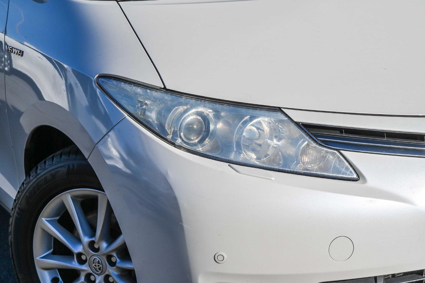 2008 Toyota Tarago ULTIMA in White