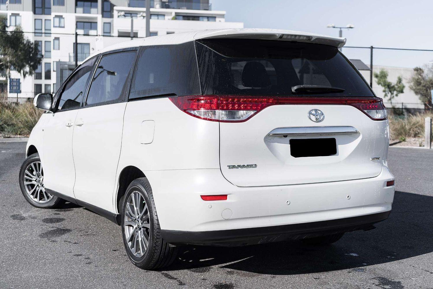 2016 Toyota Tarago Ultima in White