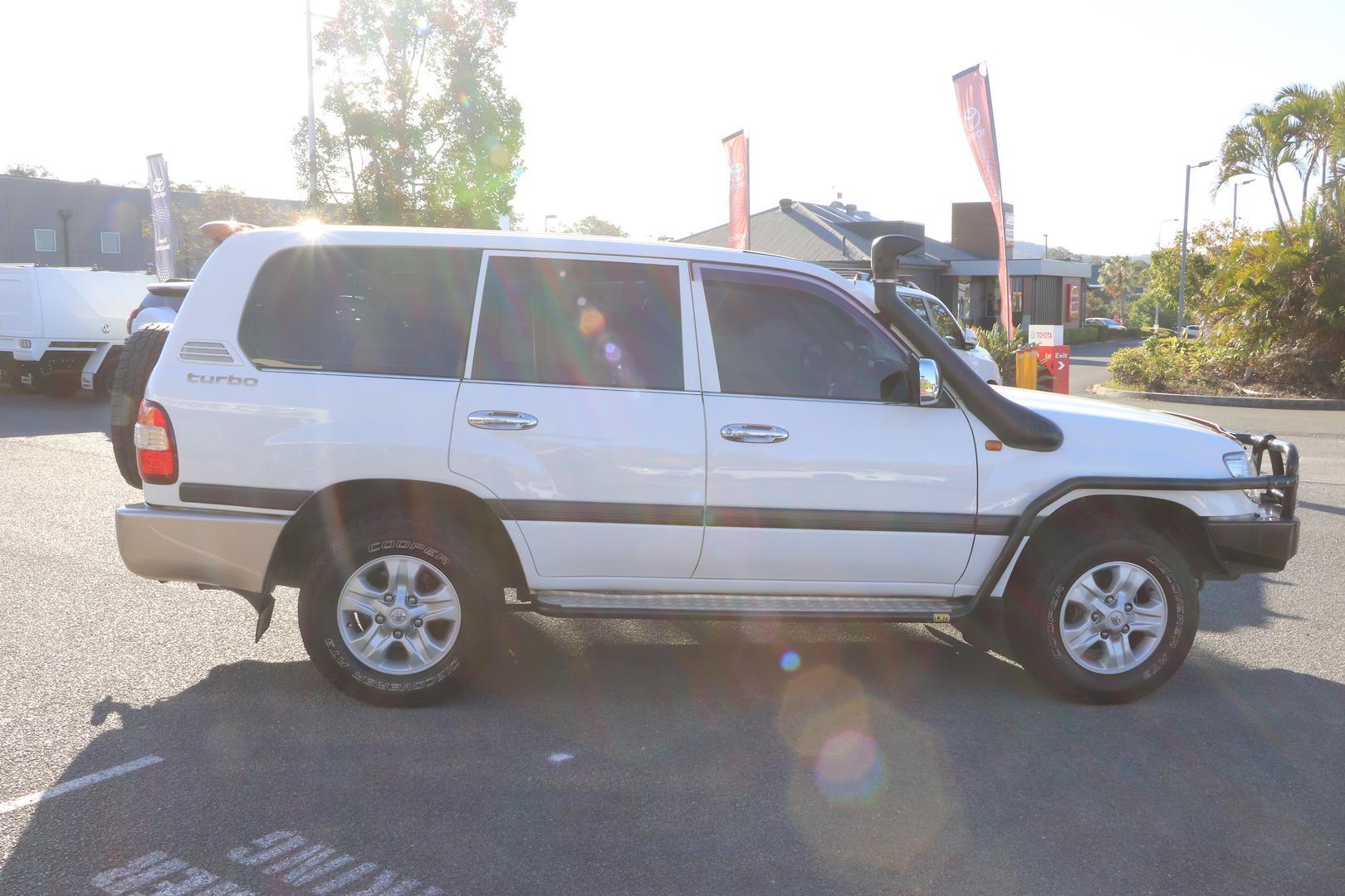 2006 Toyota Landcruiser GXL in White
