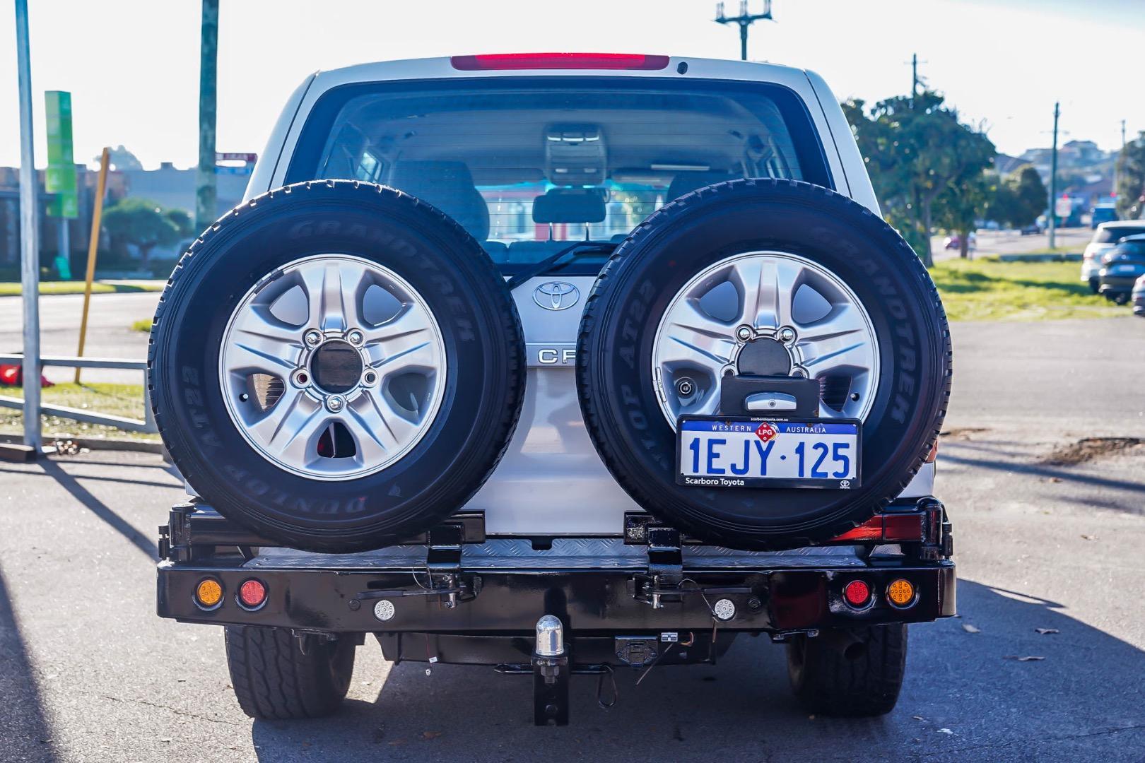 2006 Toyota Landcruiser GXL in White