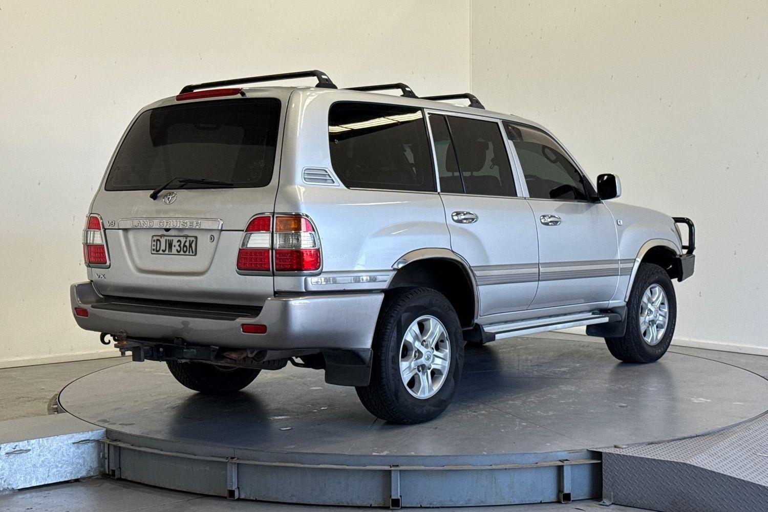 2006 Toyota Landcruiser VX in Silver