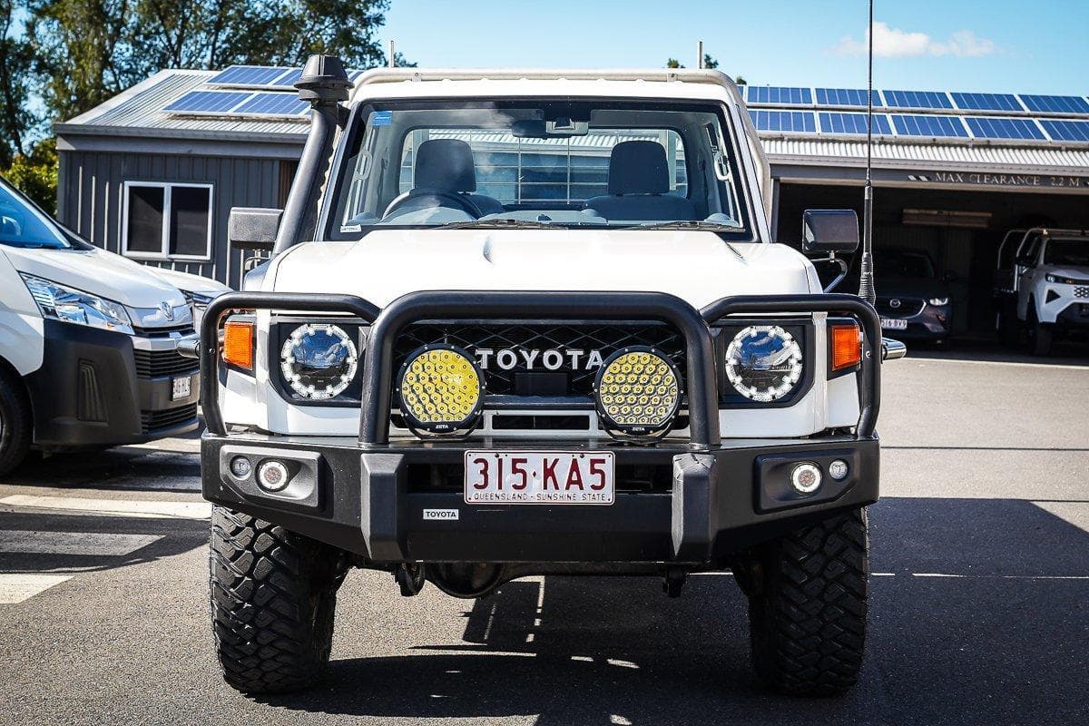 2023 Toyota Landcruiser 70 GXL in White