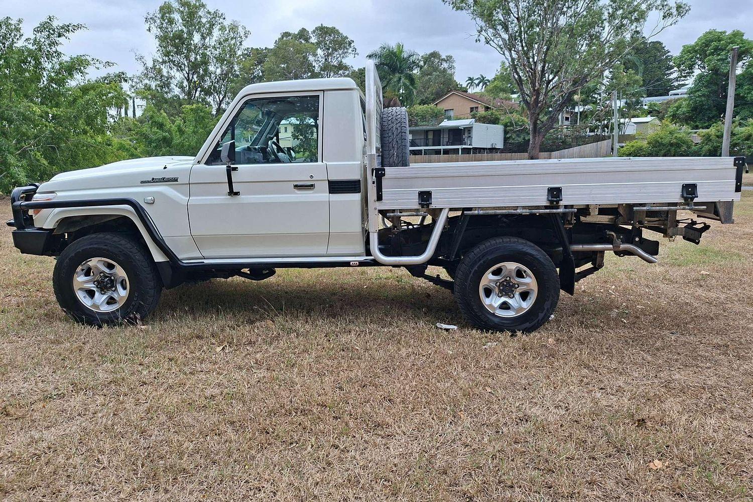 2020 Toyota Landcruiser GX in White