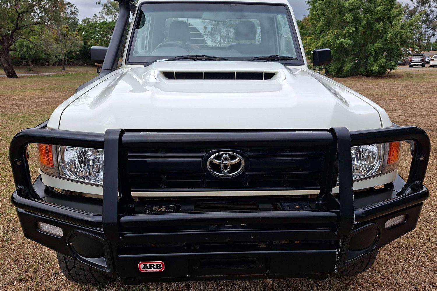 2020 Toyota Landcruiser GX in White