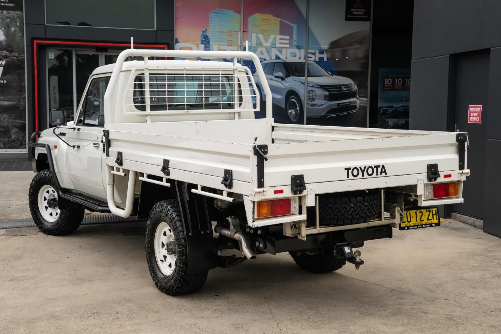2019 Toyota Landcruiser Workmate in White