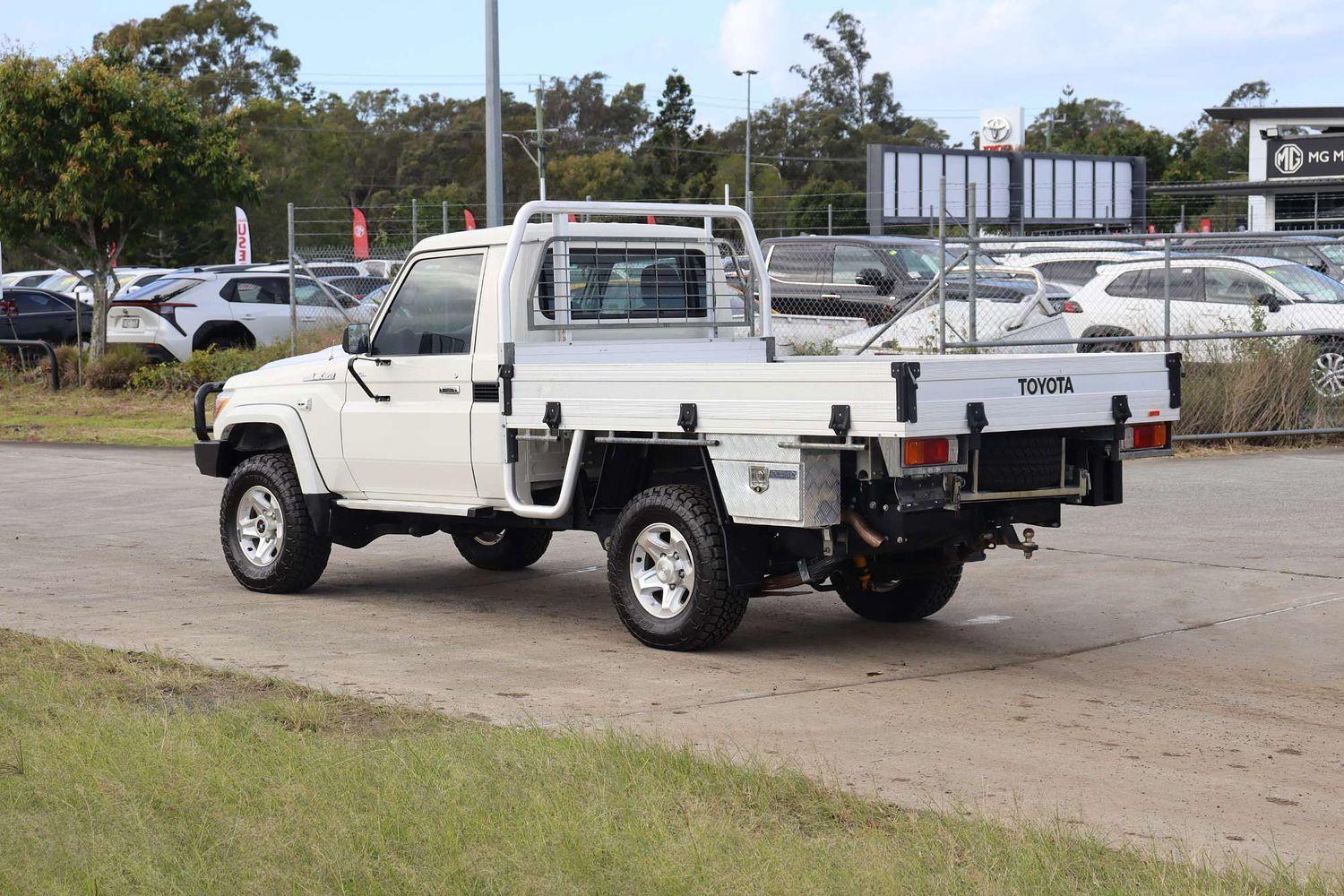 2018 Toyota Landcruiser GXL in White