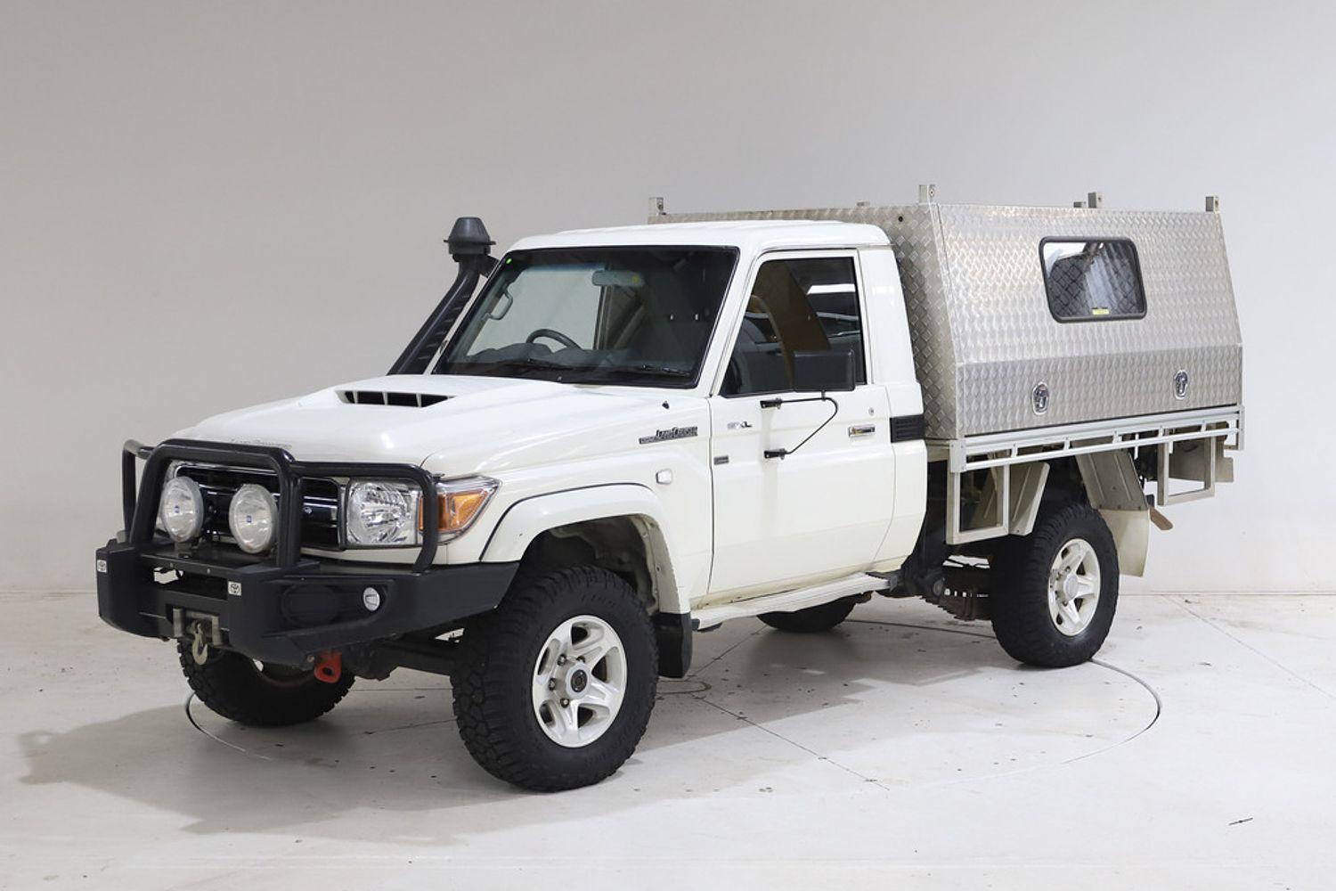 2021 Toyota Landcruiser GXL in White