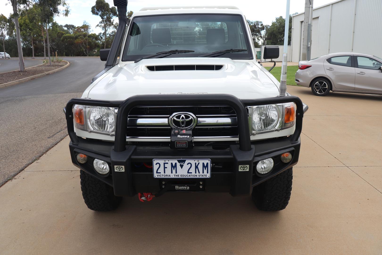 2013 Toyota Landcruiser GXL in White