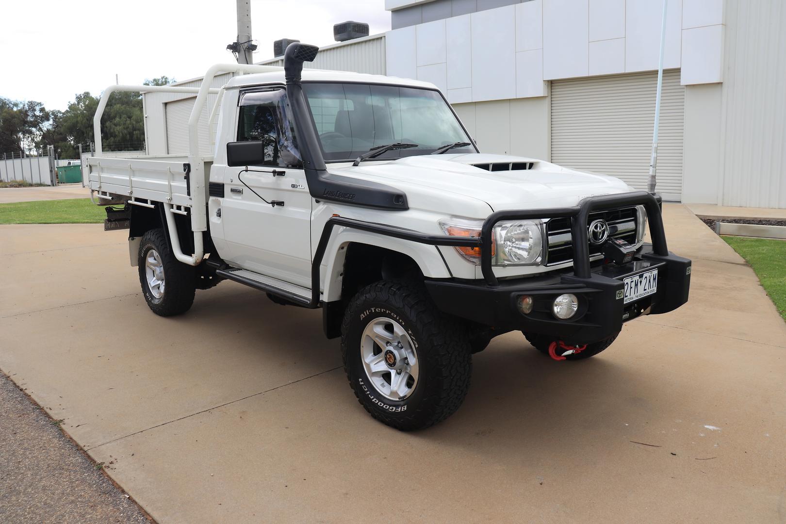 2013 Toyota Landcruiser GXL in White