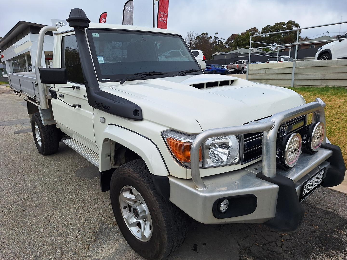 2019 Toyota Landcruiser GXL in White
