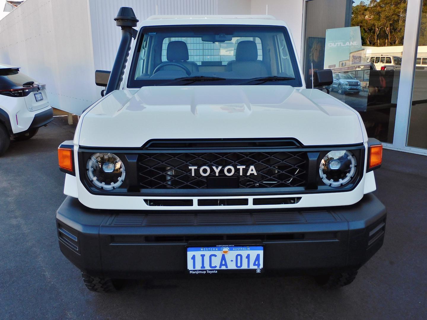 2024 Toyota Landcruiser 70 Workmate in White