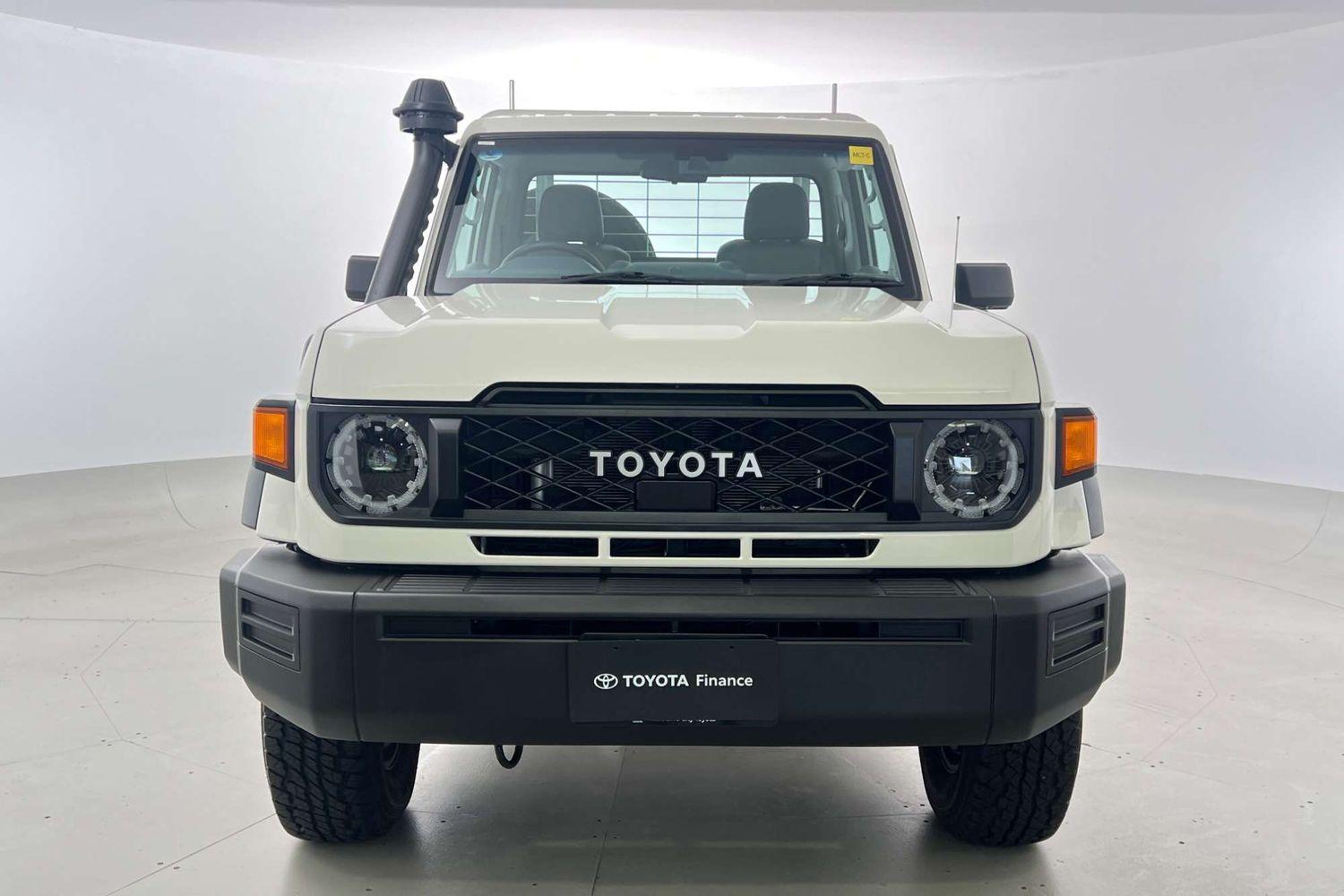 2024 Toyota Landcruiser GX in White