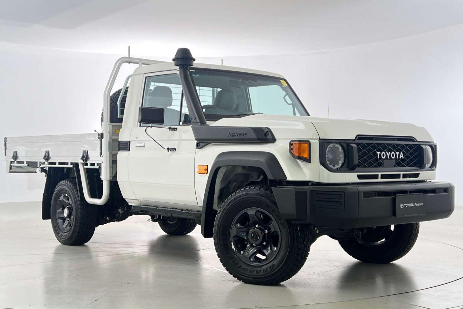 2024 Toyota Landcruiser GX in White