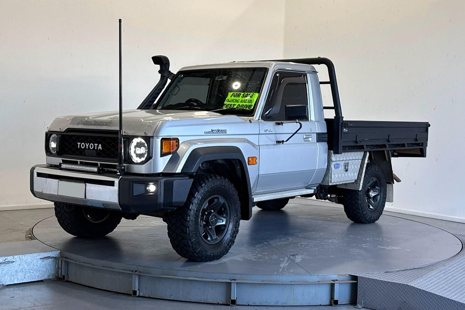 2023 Toyota Landcruiser GXL in Silver