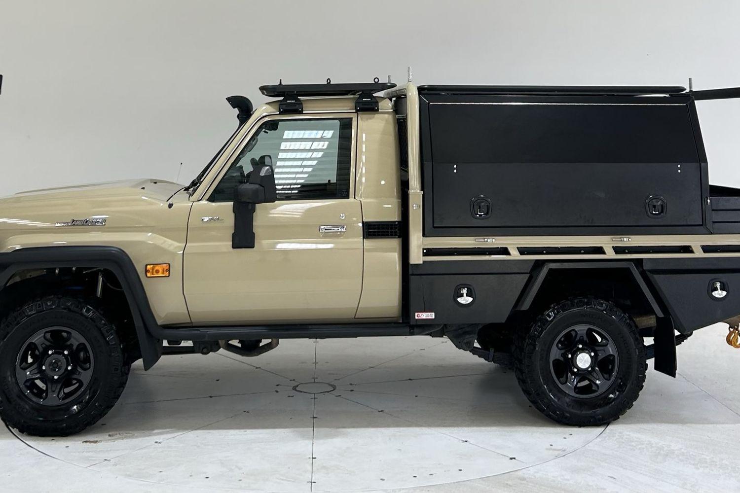 2024 Toyota Landcruiser GXL in Brown