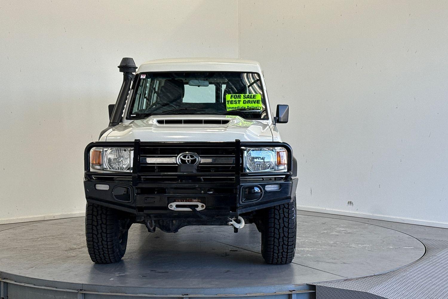 2017 Toyota Landcruiser GXL in White
