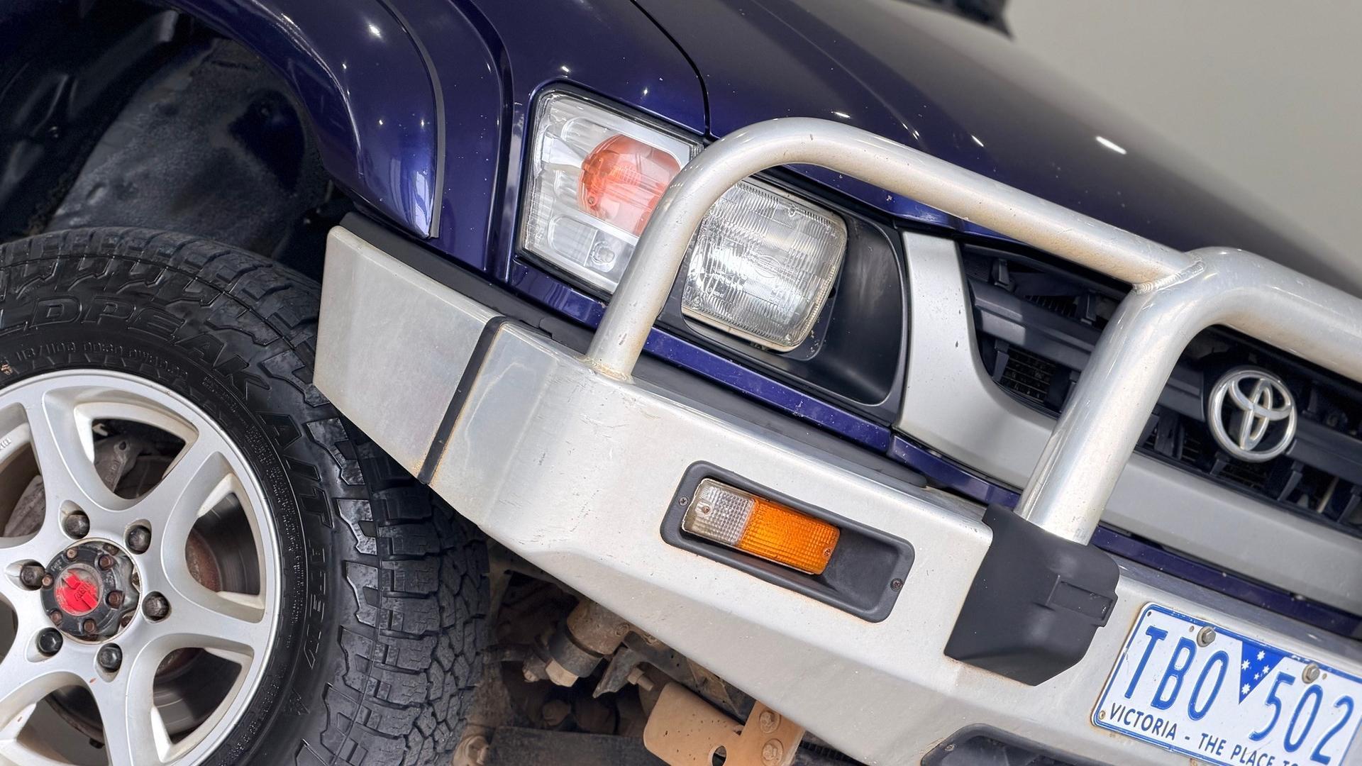2004 Toyota Hilux STD in Dark Blue Mica Metallic
