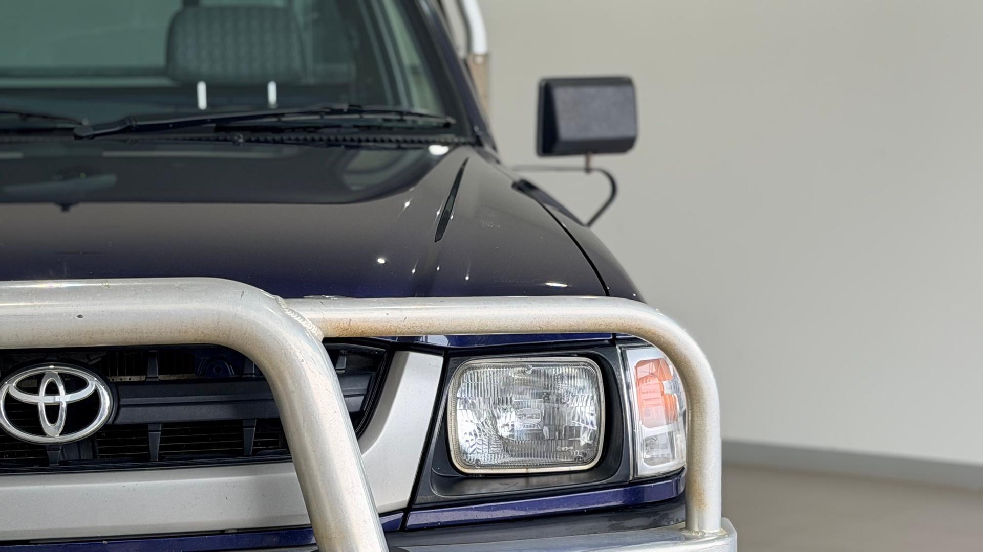 2004 Toyota Hilux STD in Dark Blue Mica Metallic