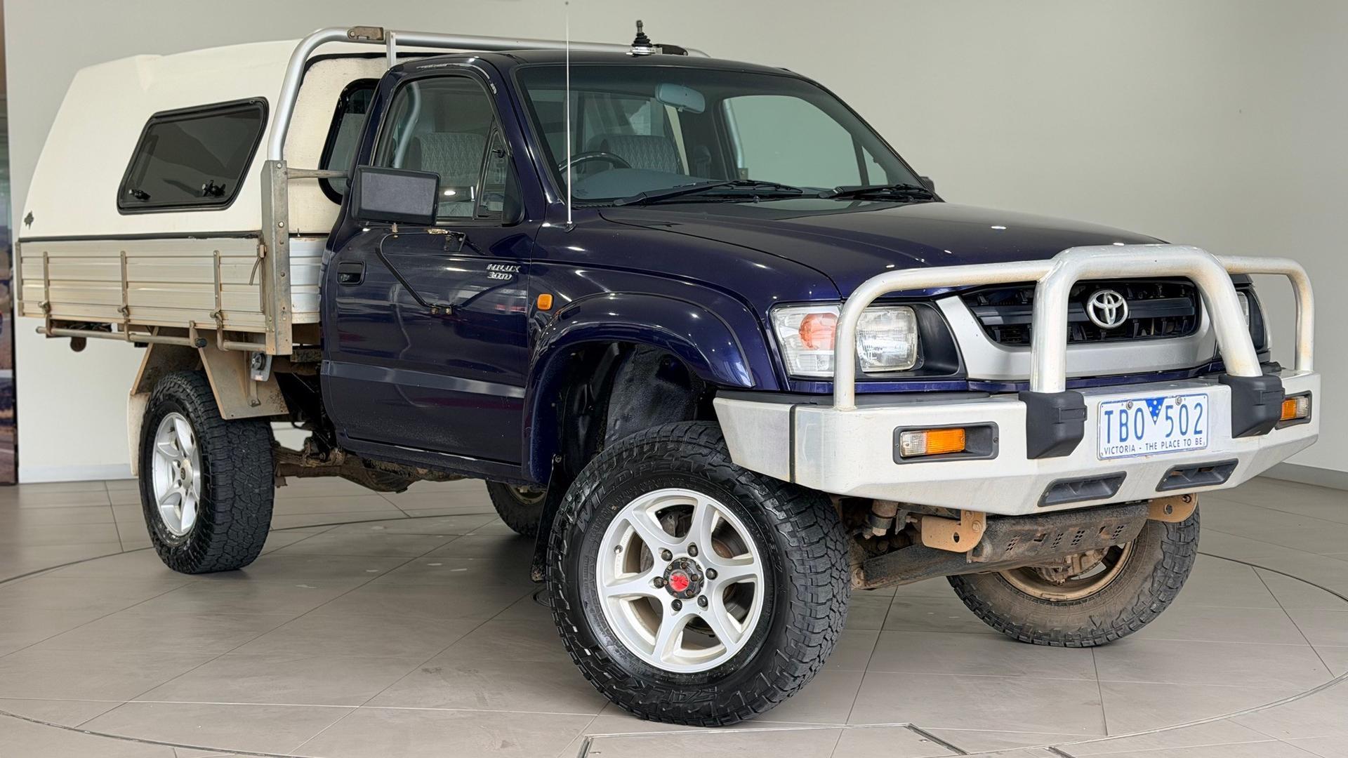 2004 Toyota Hilux STD in Dark Blue Mica Metallic