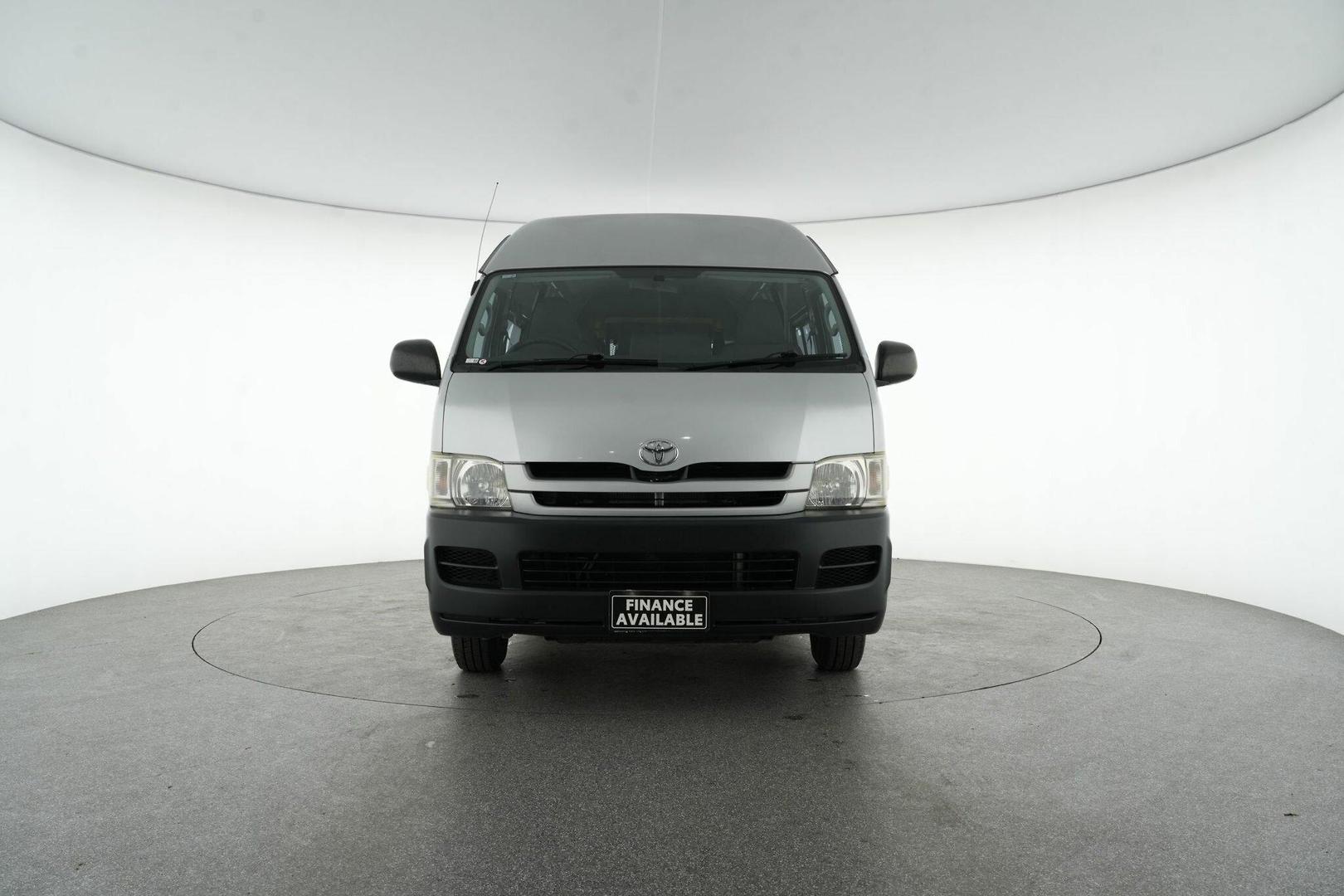 2009 Toyota Hiace Base in Silver