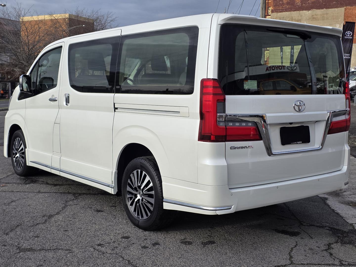 2019 Toyota Granvia Standard in White