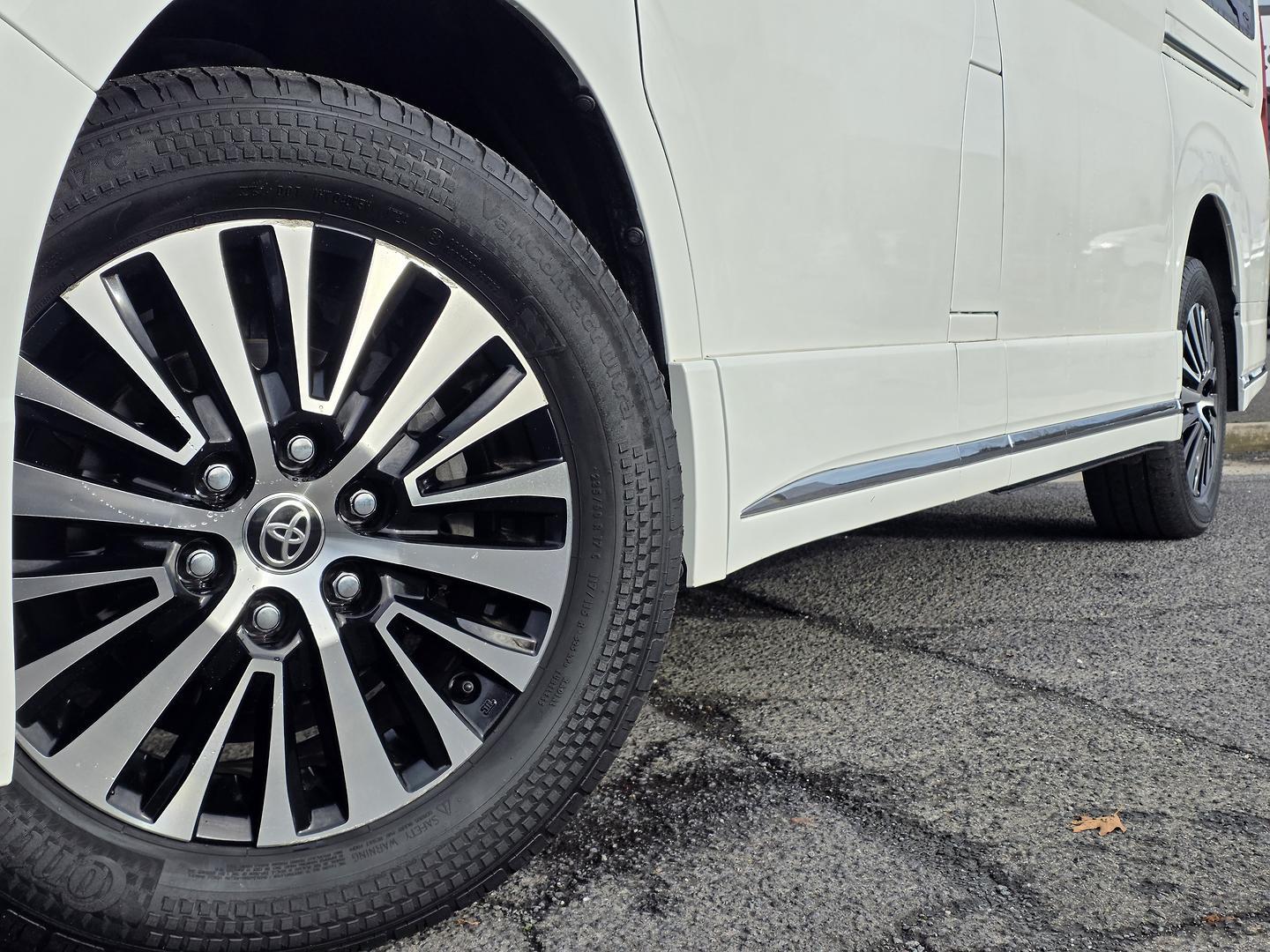 2019 Toyota Granvia Standard in White