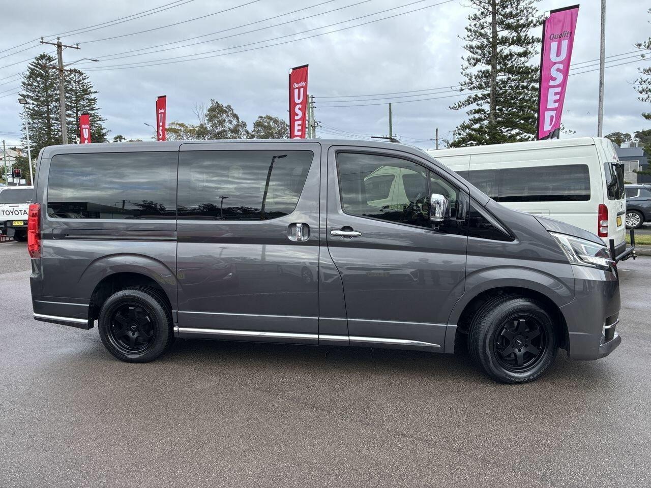 2019 Toyota Granvia Standard in Silver