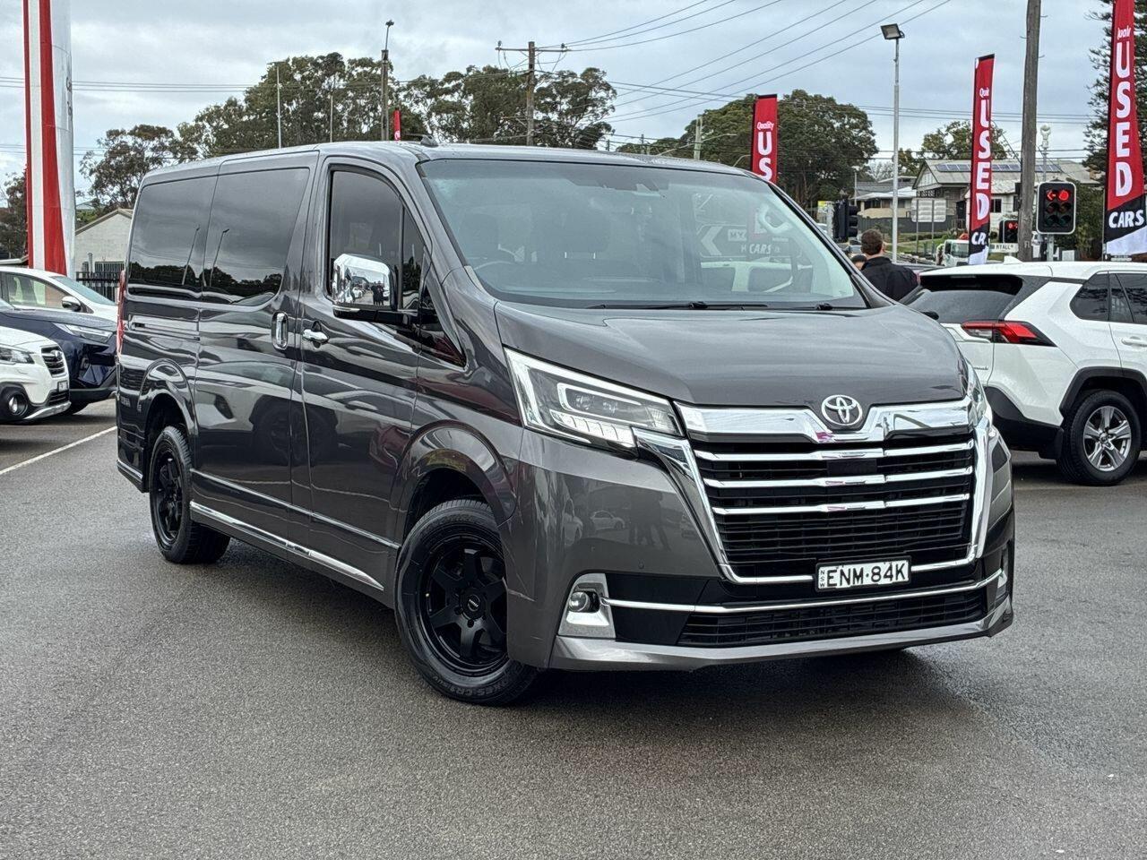 2019 Toyota Granvia Standard in Silver