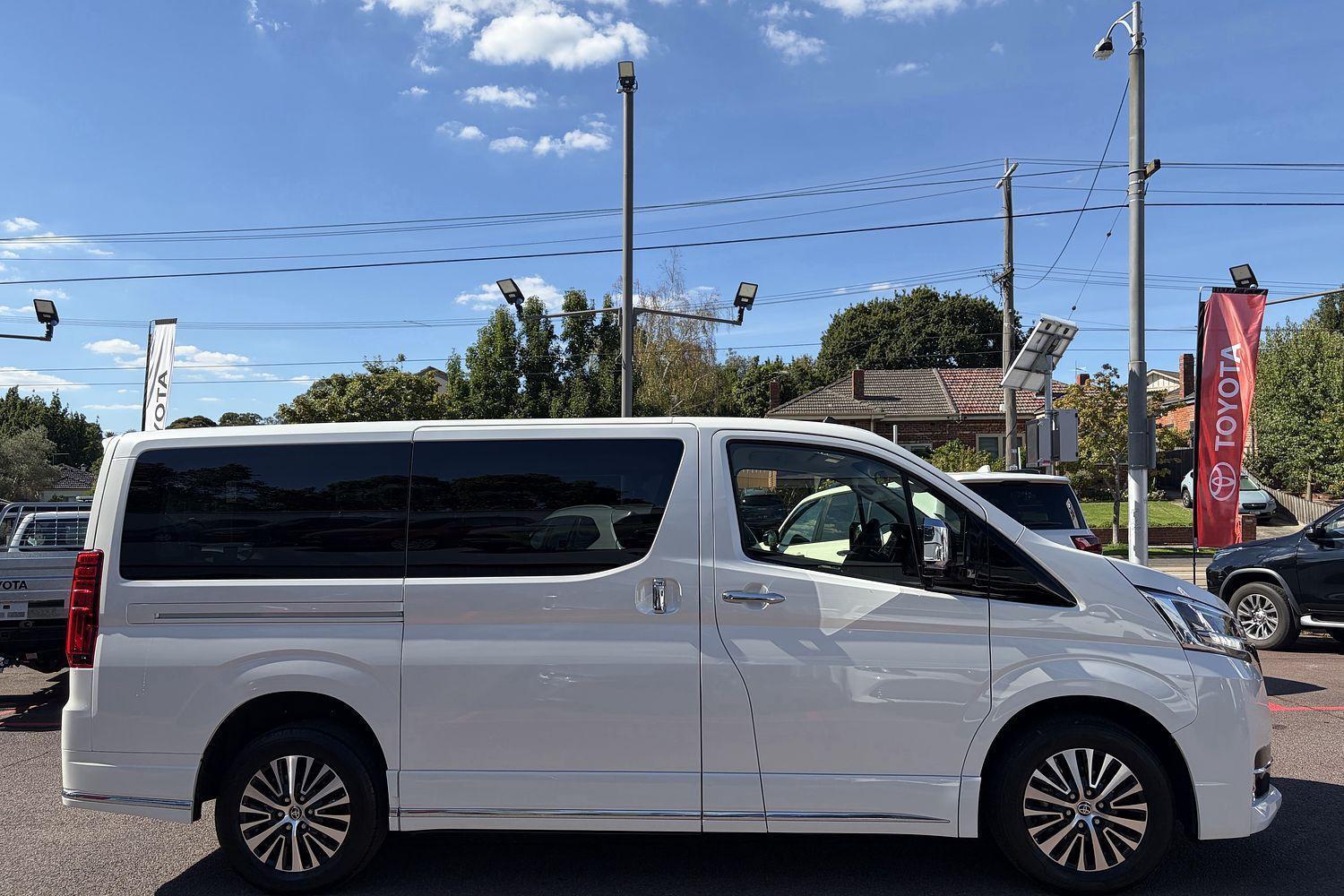 2025 Toyota Granvia Standard in White