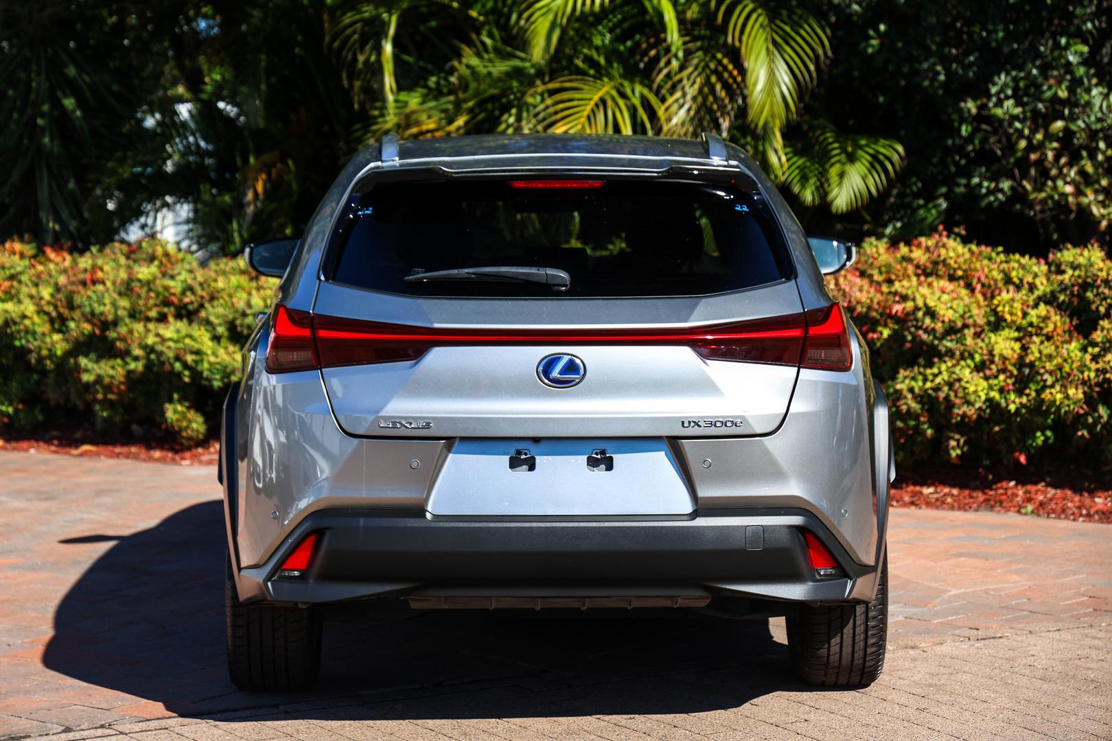 2021 Lexus UX Sports Luxury in Silver