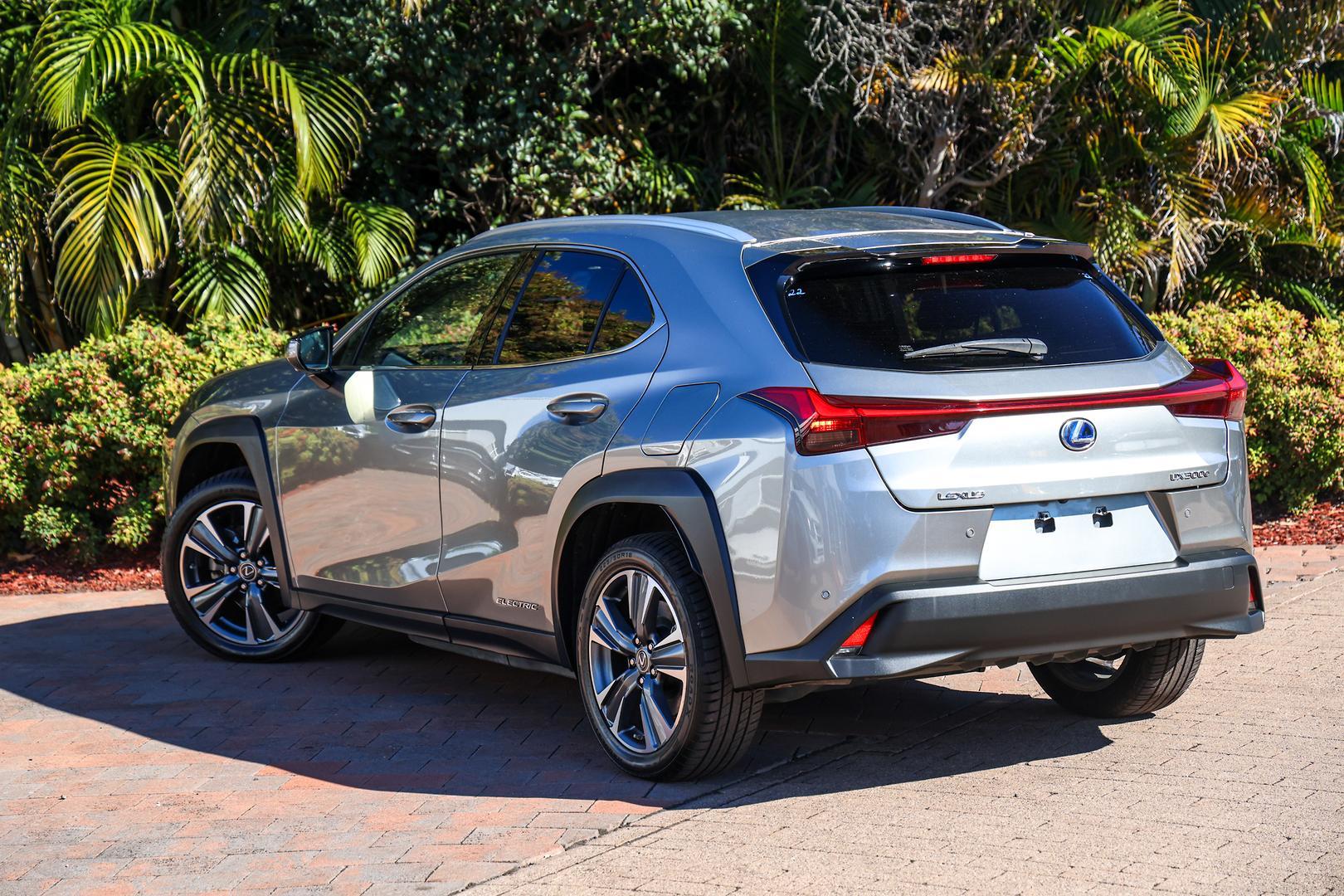 2021 Lexus UX Sports Luxury in Silver