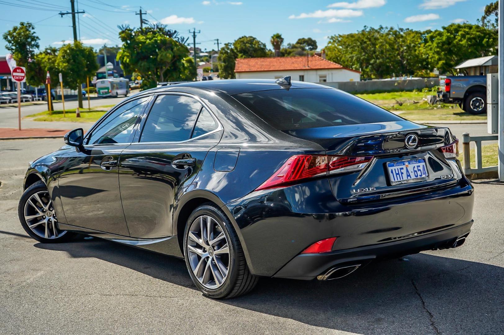 2018 Lexus IS IS300 Luxury in Black