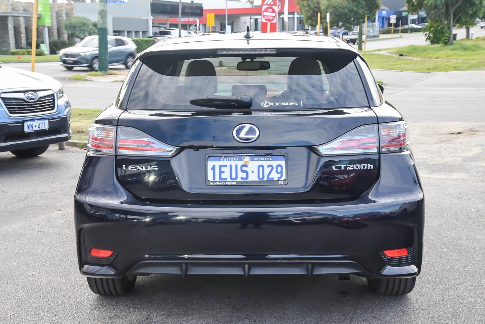 2015 Lexus CT CT200h Luxury in Blue