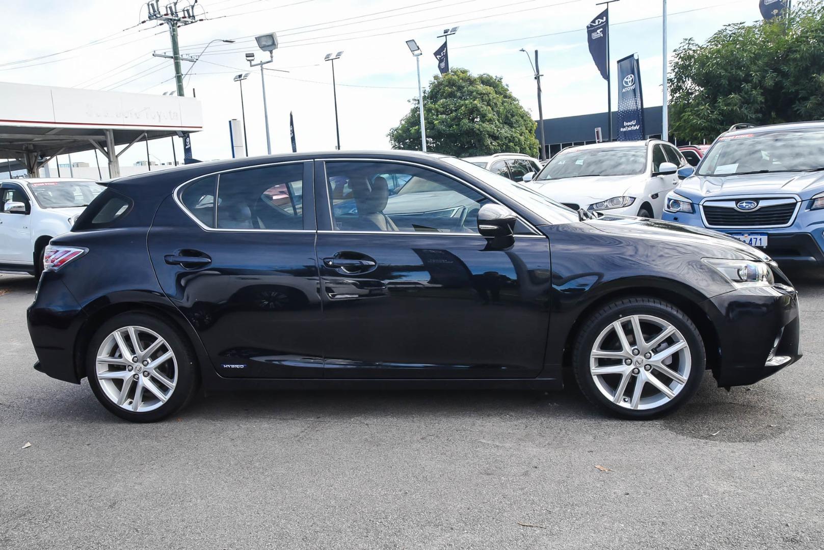 2015 Lexus CT CT200h Luxury in Blue