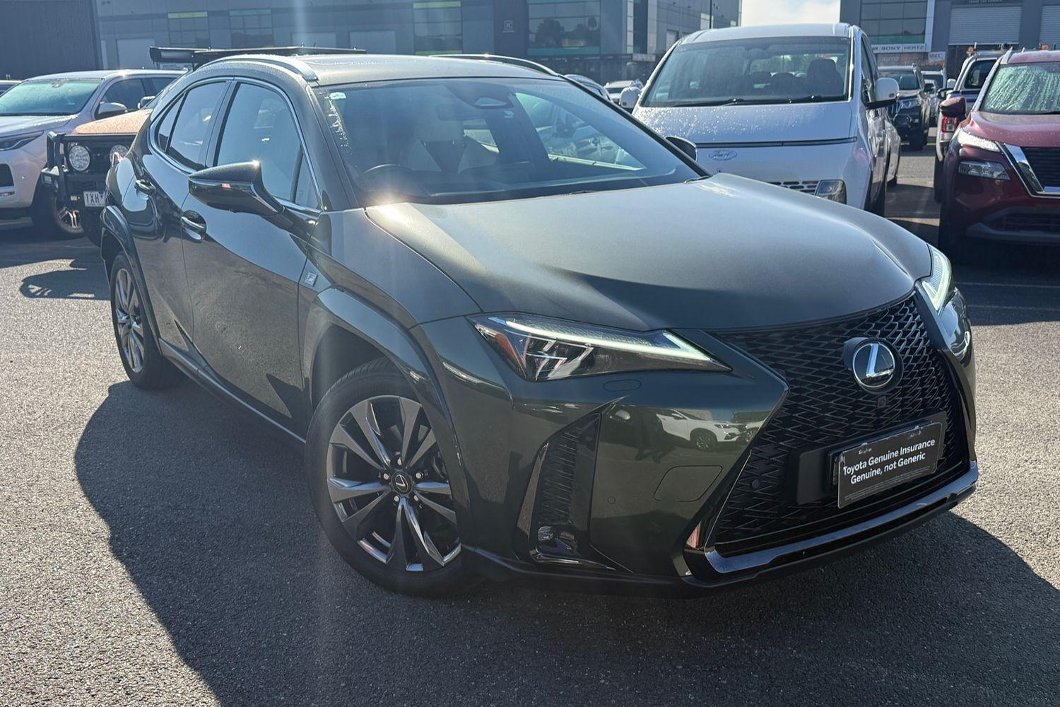 2025 Lexus UX UX300h F Sport in Green