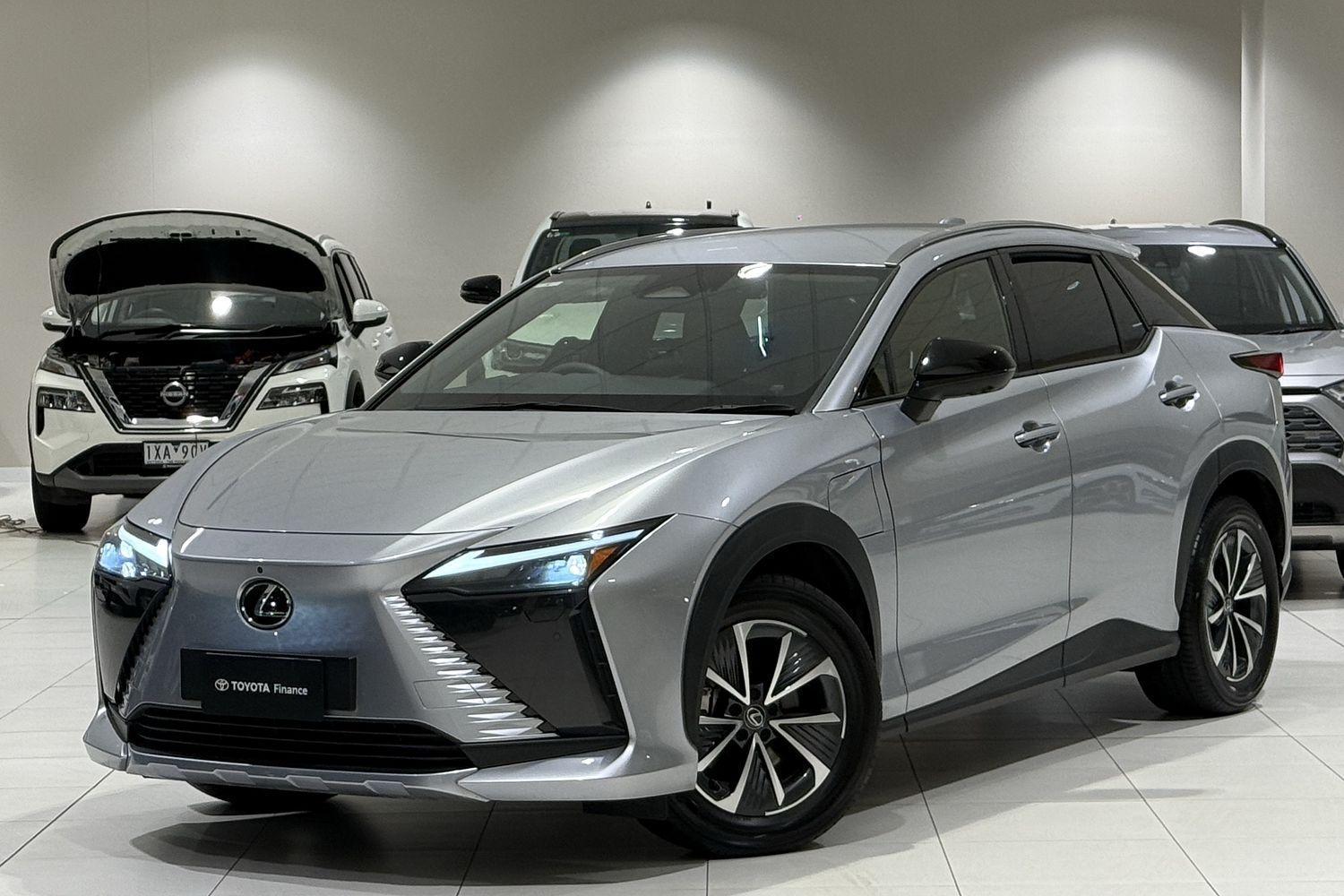 2023 Lexus RZ RZ450e Luxury in Silver