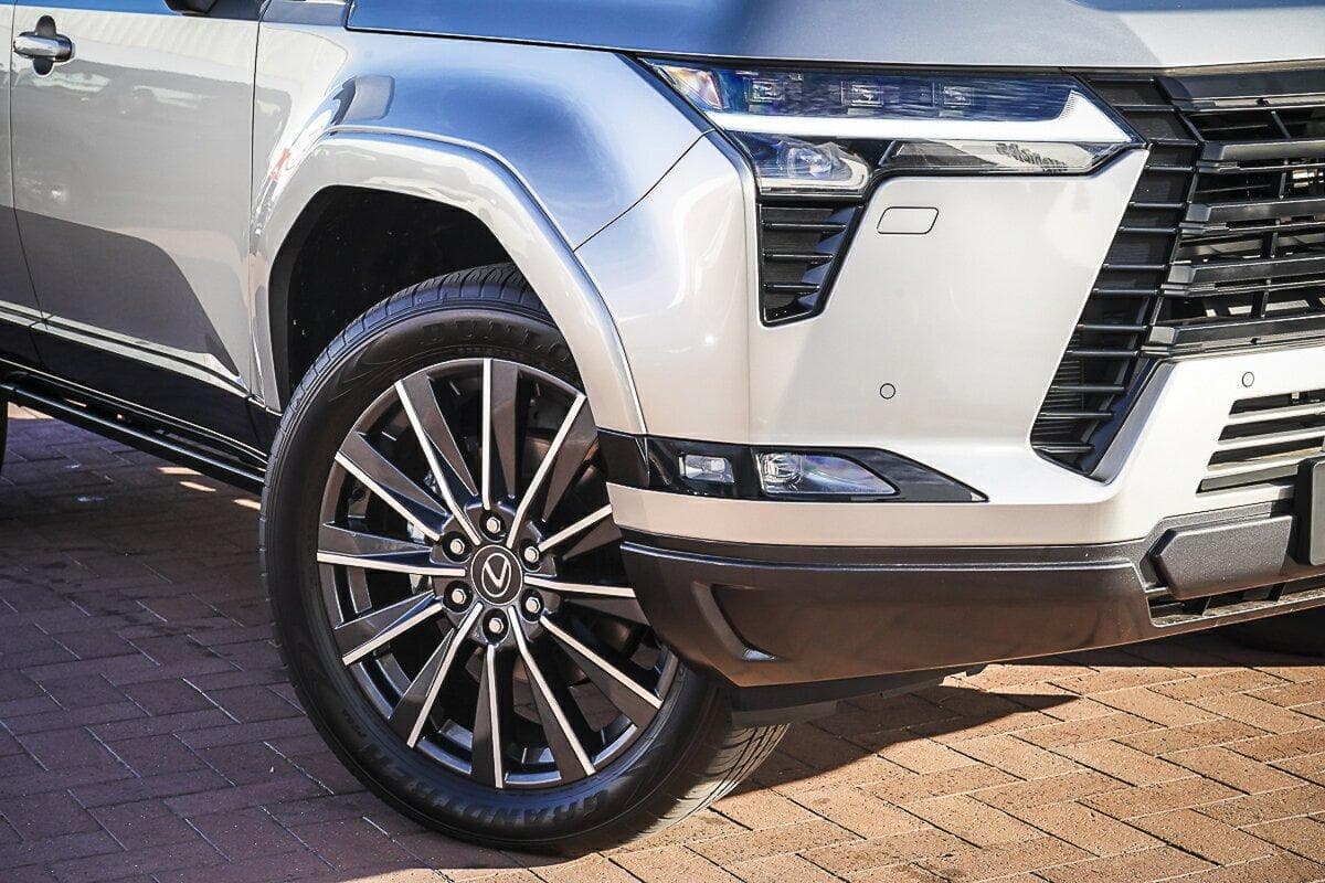 2025 Lexus GX GX550 Sports Luxury in Silver