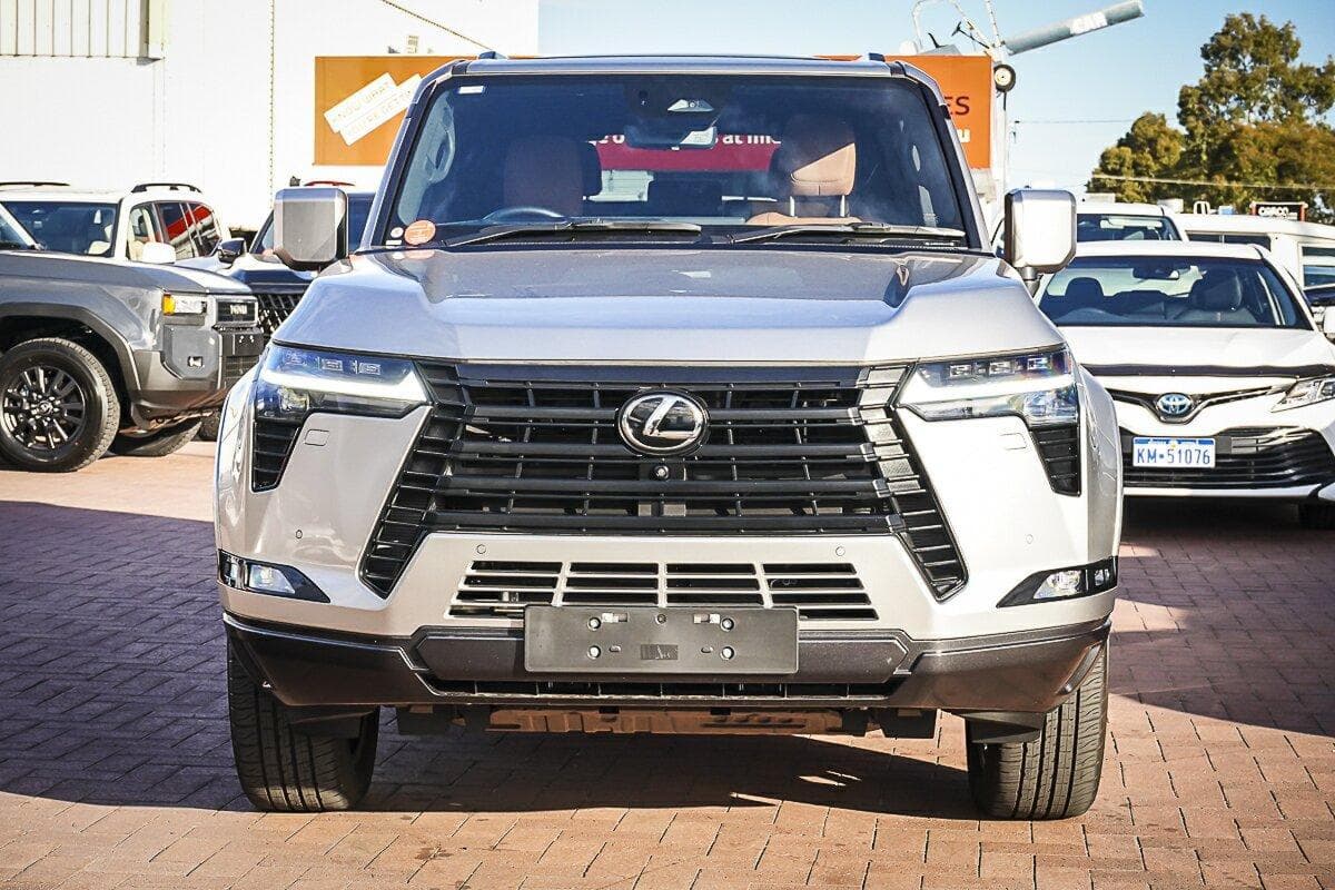 2025 Lexus GX GX550 Sports Luxury in Silver