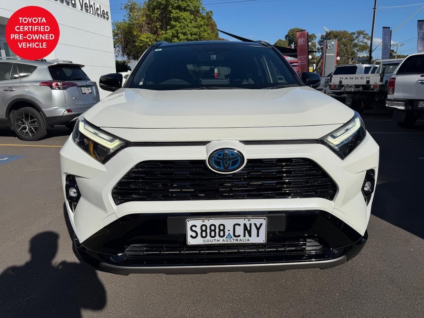 2022 Toyota RAV4 XSE (2WD) in Two Tone White