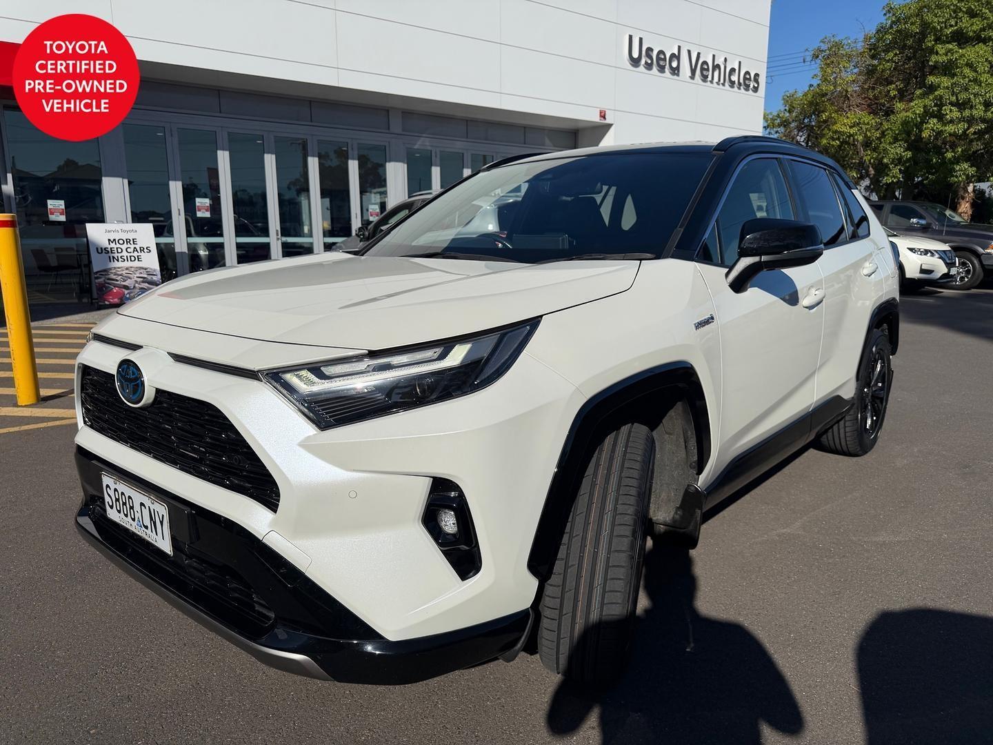 2022 Toyota RAV4 XSE (2WD) in Two Tone White