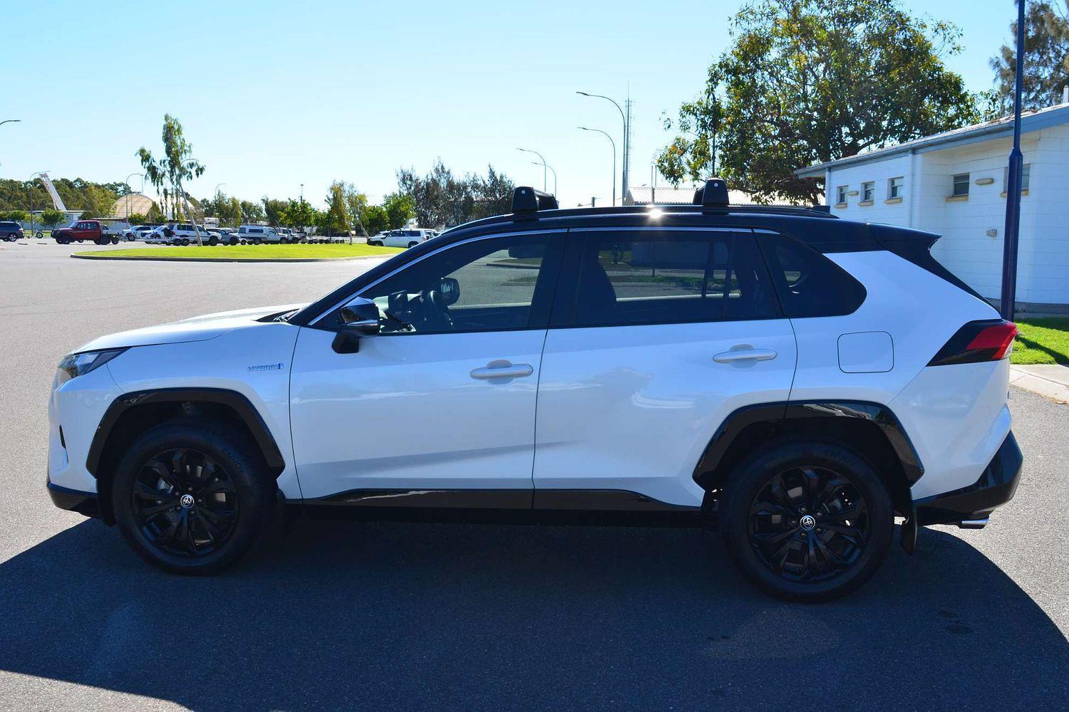 2023 Toyota RAV4 XSE (2WD) in Two Tone White