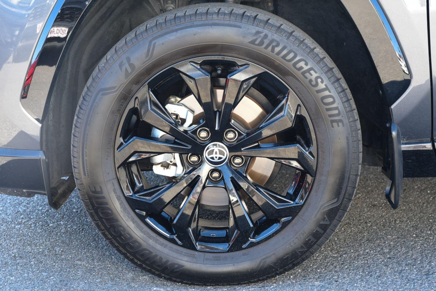 2025 Toyota RAV4 XSE (2WD) in Two Tone Black