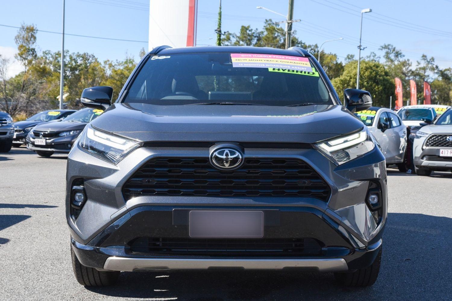 2025 Toyota RAV4 XSE (2WD) in Two Tone Black