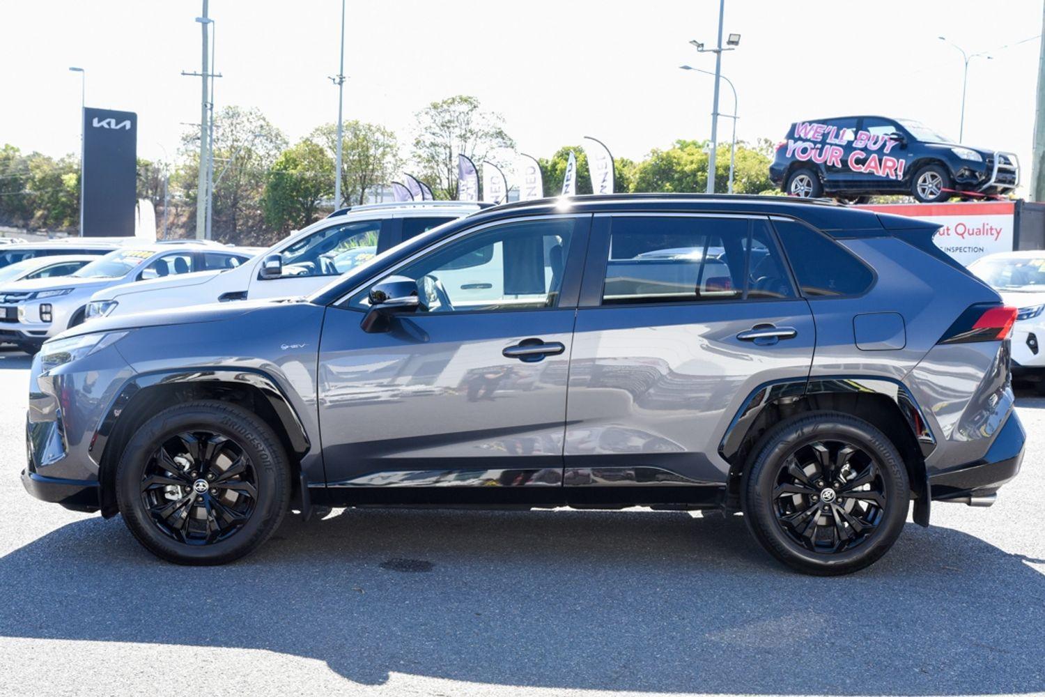 2025 Toyota RAV4 XSE (2WD) in Two Tone Black