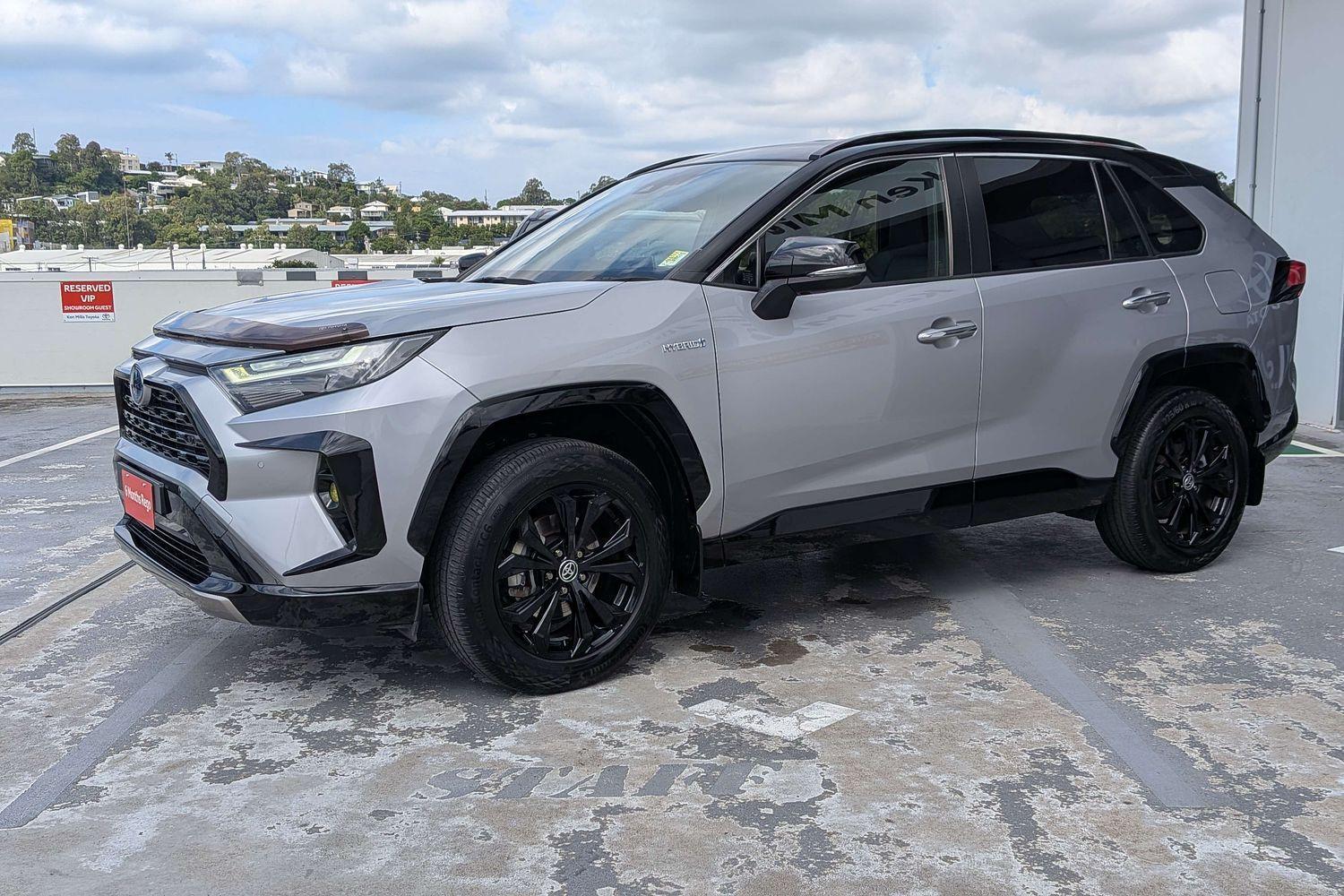 2022 Toyota RAV4 XSE (2WD) in Two Tone Silver